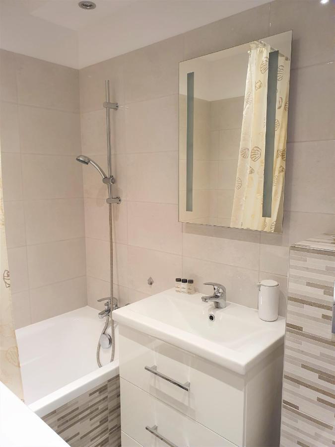 Wera - Klimatyczny Apartament 300 M Od Plazy Brzezno - Azw غدانسك المظهر الخارجي الصورة